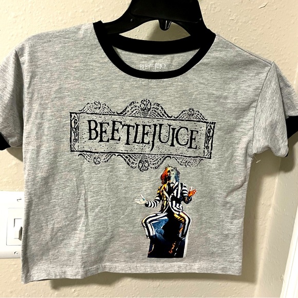 Warner Bros. Other - EUC KIDS GREY BEETLEJUICE CROPPED GRAPHIC TSHIRT SZ MED 7-8